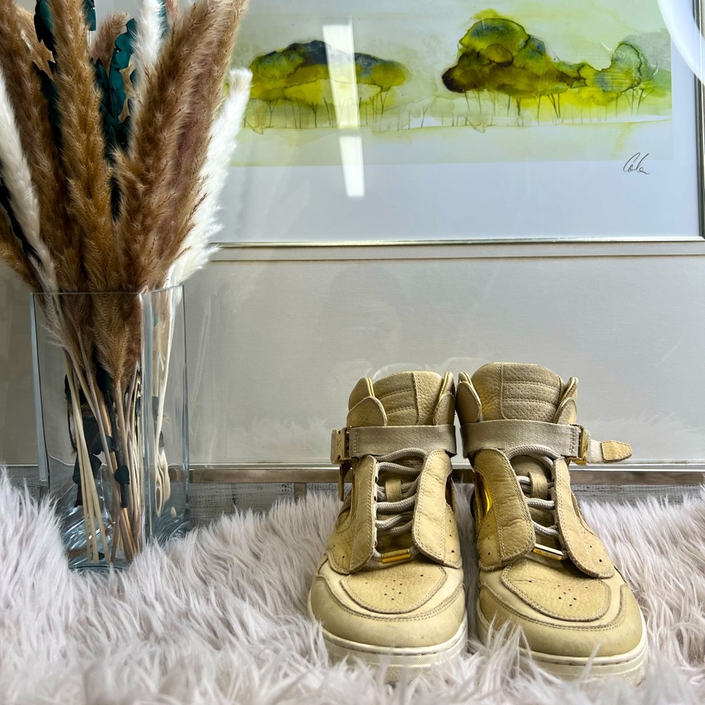 Louis Vuitton Size 36 Women Gold High Top Sneakers
